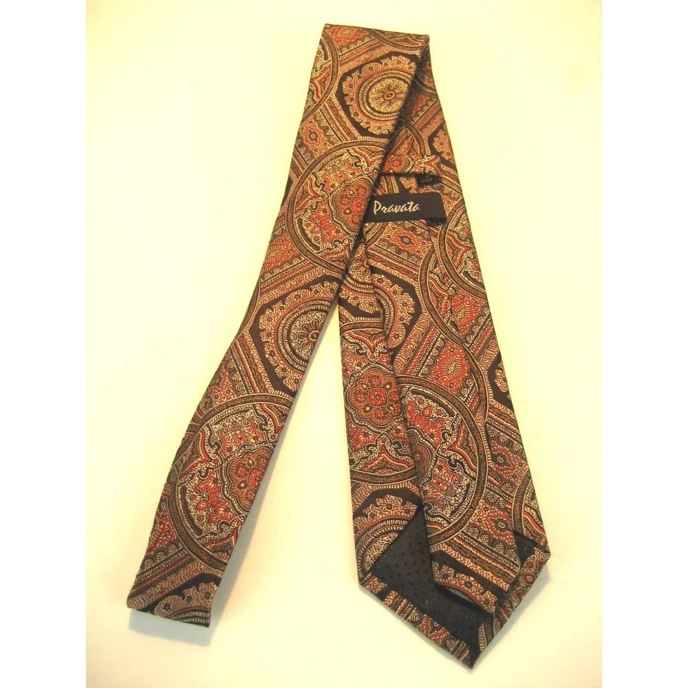 NWOT Pravata 100% Microfibre Geometric  Design Necktie